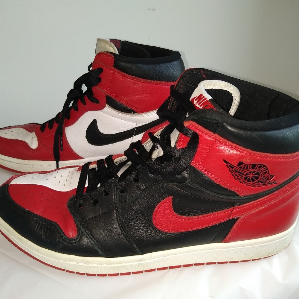 Nike Air Jordan 1 Retro High OG Homage To Home 861428-061  Size 11